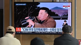 金正恩要求增加核武原料朝鲜首次曝光微型核弹头(图)
