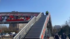 北京两会期间安保森严看桥员24小时监视行人(图)