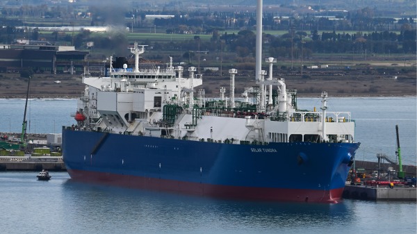 2023年3月19日，Golar Tundra号货轮抵达托斯卡纳（Tuscany），这是一种LNP浮式储存和再气化装置的货轮，被认为对意大利能源独立计划至关重要的部分，旨在减少对俄罗斯天然气的依赖。