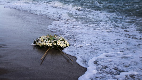 2023年2月26日，意大利南部地区卡拉布里亚（Calabria）大区Steccato di Cutro附近海域发生非法移民海难事件，包括儿童在内至少74名非法移民死亡。