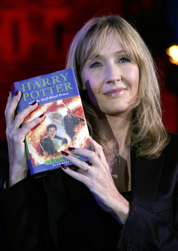 “哈利波特”（Harry Potter）原作者JK罗琳（JK Rowling）将担任首部“哈利波特”（Harry Potter）电视剧执行制片人。