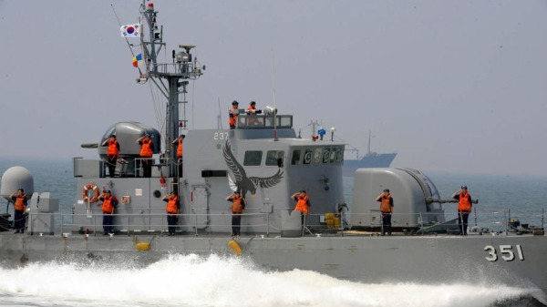 2009年6月15日，一艘韓國巡邏艇在西南港口平澤附近的黃海航行。