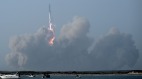 万众瞩目SpaceX最大火箭成功升空后爆炸(图)