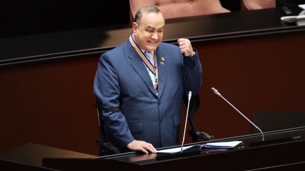 4月25日，瓜國總統賈麥岱在立法院發表演說。