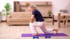老年人容易膝盖痛简单2招缓解痛苦(视频)