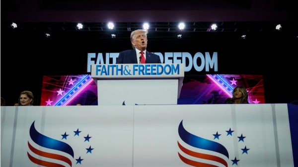 2023年6月24日，共和黨總統候選人、前美國總統川普在華盛頓特區華盛頓希爾頓酒店舉行的信仰與自由年度大會上發表講話。（Drew Angerer/Getty Images）