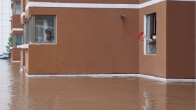 鴨綠江水暴漲丹東被淹北京今年最強暴雨沖熱搜(圖)