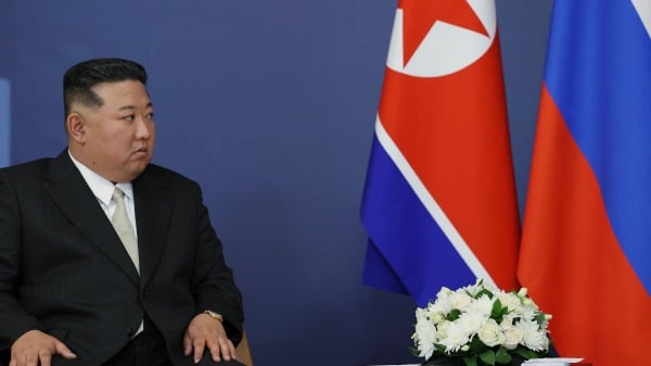 朝鲜领导人金正恩向俄罗斯外交部长拉夫罗夫承诺，他决心忠实履行9月与俄罗斯总统普京在双方峰会上达成的合作协议