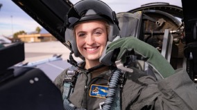 首位贏得美國小姐冠軍的現役空軍軍官(圖)
