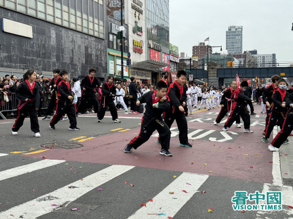 2024年2月10日，中国龙年大年初一，美国纽约市华人社区法拉盛举行盛大庆祝新年游行