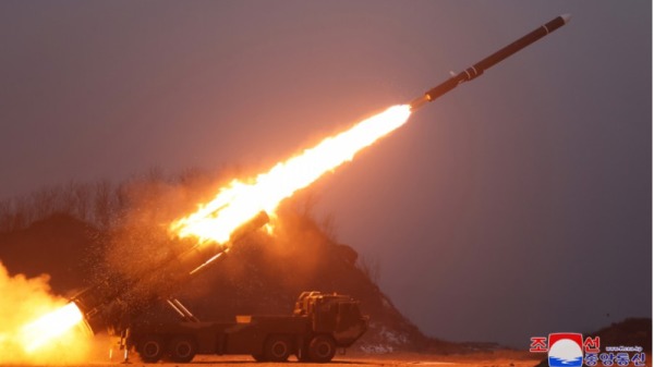 1月30日，朝鮮官媒《朝中社》公布試射「箭矢-2」照片。