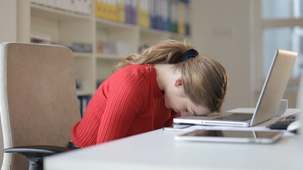 失眠的影響遠不止令人疲倦和精神不振。長期的睡眠不足會帶來醫生和患者都擔憂的嚴重後果。