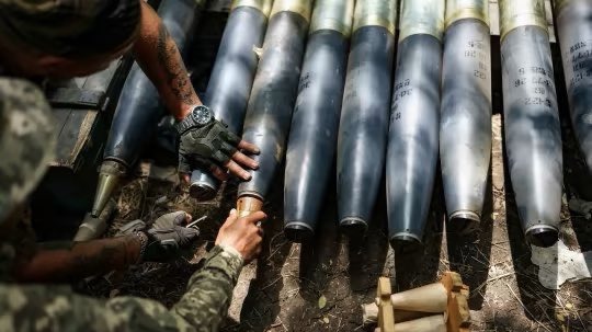 乌克兰总检察长安德烈（Andriy Kostin）披露，俄罗斯武装部队于对乌克兰领土进行飞弹袭击之时，使用了至少有24枚朝鲜制造的弹道飞弹。