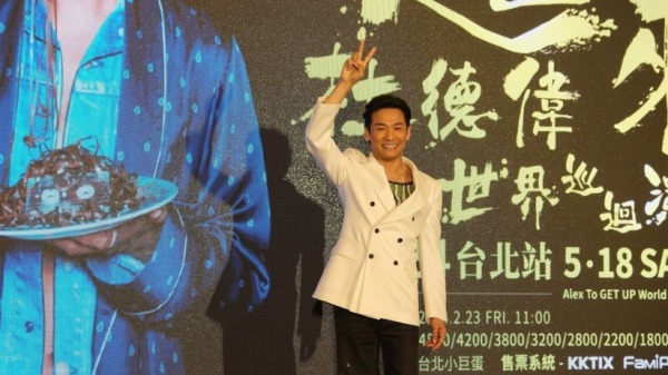 香港唱跳歌手杜德伟，预计将于5月18日在台北小巨蛋举办“Get Up”演唱会，现年62岁的他大方和粉丝分享自己的“冻龄”秘诀。
