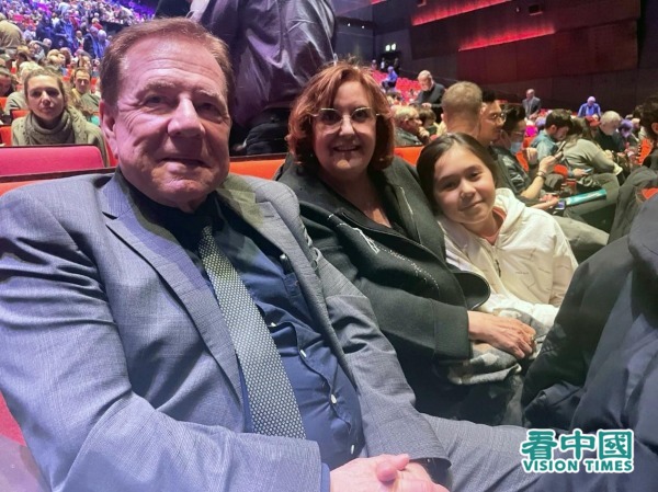 法國米盧斯（Mulhouse）工商聯合會主席Stimpflin先生與妻子、孫女。