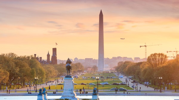 图说：橘色日落下的华盛顿特区城市景观。 （摄影：f11photo/Adobe Stock）