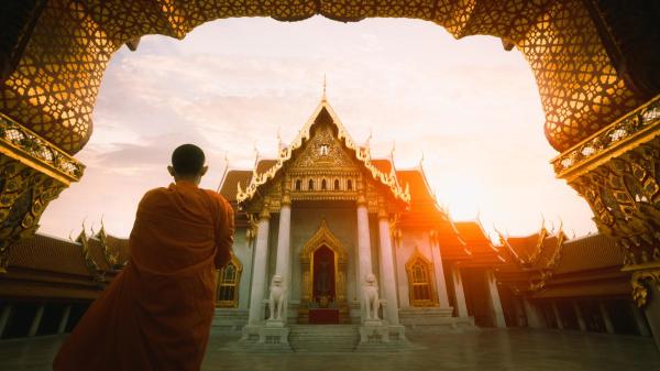 泰国是一个佛教国家，那里曾出现过许多高僧。