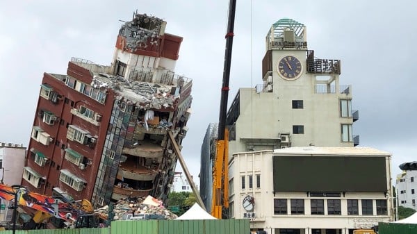 花莲4月3日发生芮氏规模7.2地震，市区天王星大楼倾斜。