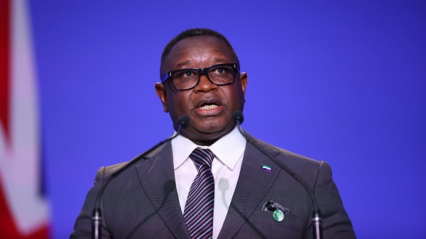 塞拉利昂总统朱利叶斯・马达・比奥（Julius Maada Bio）宣布，因滥用非法合成药物“库什”（kush），全国进入紧急状态。