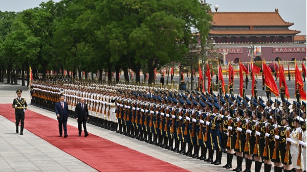 2024年5月16日，俄羅斯總統普京和中國國家主席習近平於在北京天安門廣場人民大會堂前出席正式歡迎儀式。