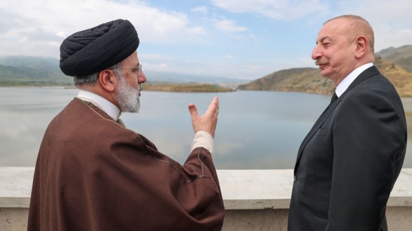 5月19日，伊朗总统赛义德・易卜拉欣・莱西和阿塞拜疆总统阿利耶夫视察位于两国边境的Qiz-Qalasi大坝。