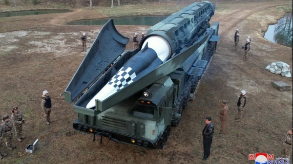 2024年4月3日，朝鮮官媒宣稱成功試射中遠端超高音素飛彈，並公布領導人金正恩現場指導試射照片。