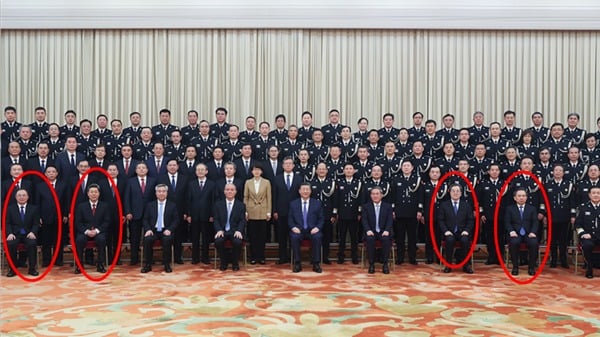 中共五常委接见警察警察却在北京大会堂外被车撞死(图)
