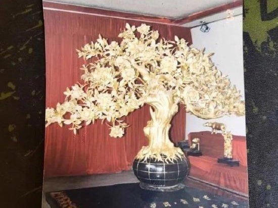 李女士的金茶花黃金藝術品