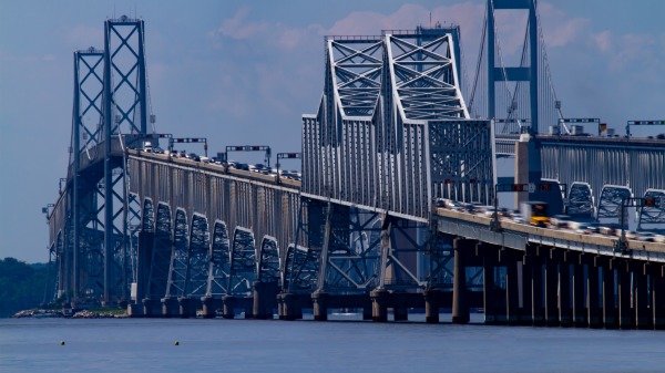 圖說:汽車在馬里蘭州的切薩皮克灣大橋行駛。(攝影:GrandBrothers/Adob​​​​e Stock)