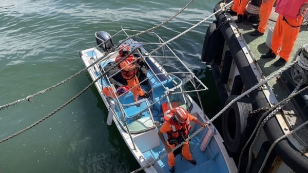 中国籍男子偷渡来台，所乘小船遭海巡人员查扣。