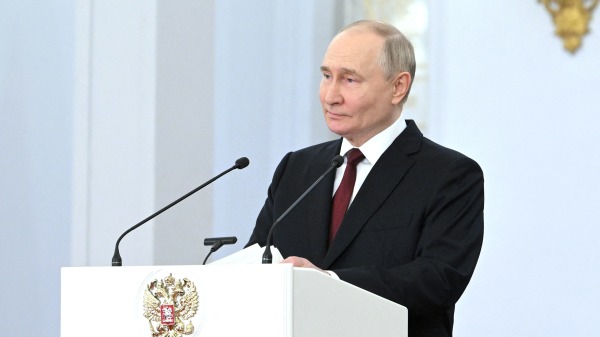 俄罗斯总统普京下令举行战术核武军事演习。