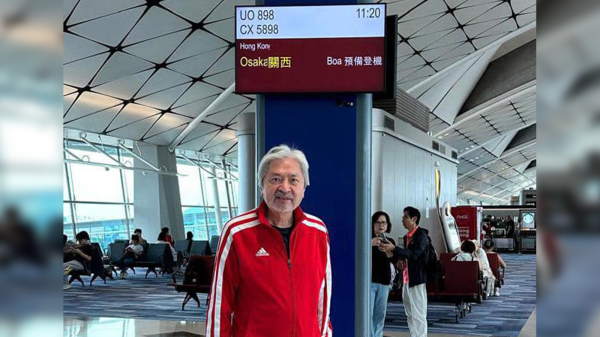 香港前财政司司长曾俊华在社交平台发文表示，近日与太太、女儿去了日本旅行。（曾俊华FB）
