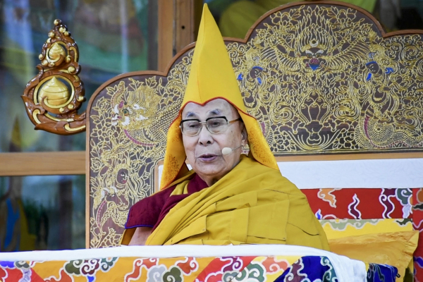 2024年2月24日，达赖喇嘛在达兰萨拉的公众集会上发表讲话。
