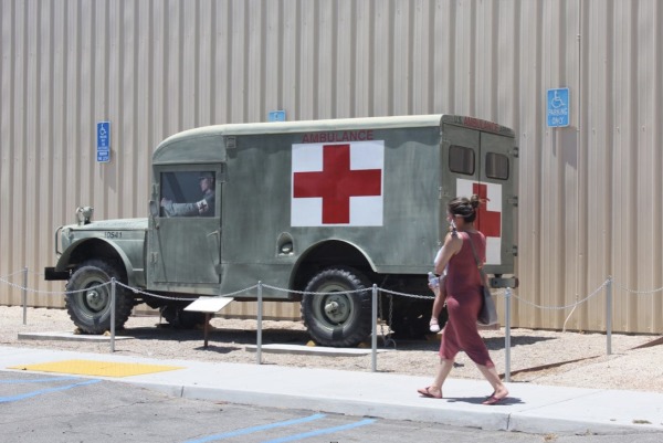 二戰期間的軍用救護車，攝於美國加州飛機博物館
