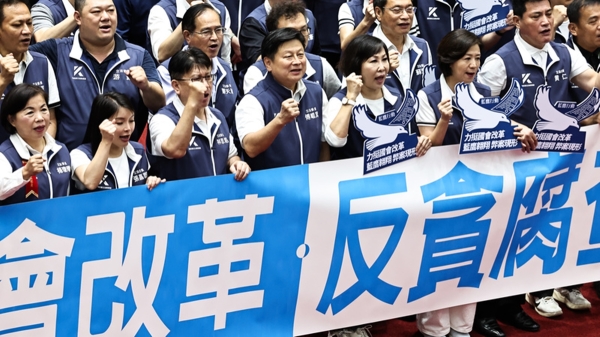 62比51台灣國會職權法覆議案遭否決(圖)