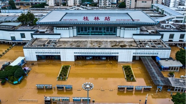 2024年6月20日，暴雨过后，中国广西桂林火车站被淹 （Getty Images）(16:9)