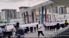 北师大实验学校教师集体罢课拉横幅讨薪(图)