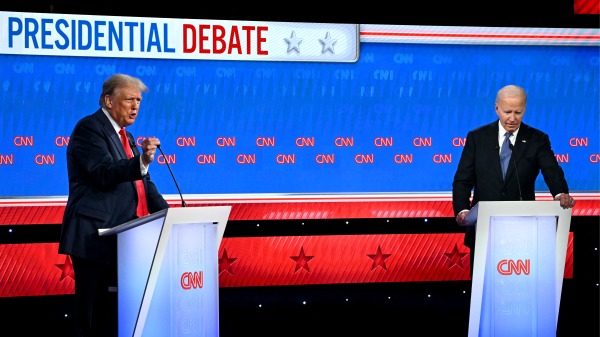 6月27日，美国总统拜登和美国前总统、共和党总统候选人川普在乔治亚州亚特兰大CNN演播室参加2024年总统大选的第一场辩论。