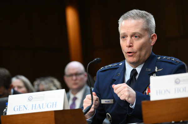 2024年3月11日，美国空军上将蒂莫西・霍（Timothy Haugh）在参议院情报特设委员会作证。