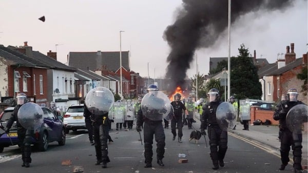 7月30日，英格兰西北部海滨城市南港（Southport）爆发冲突。（Getty Images）