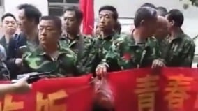 隊伍一眼望不到頭傳全國退伍軍人北京上訪(圖)